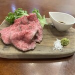 長濱浪漫ビール - 近江牛イチボのローストビーフ　2,640円