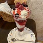 レストラン ピック - レディースセットのフルーツパフェ