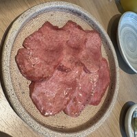 炭火焼肉 肉の匠 ひうち - 特選生タン塩