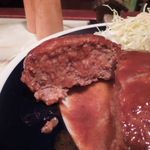 ドンキホーテ - ハンバーグステーキ断面