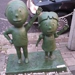 大八車 - 駅近くの銅像