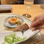 銀座 焼 新潟屋 - 壱の串 霜降り牛タン串
