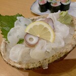 すし酒家 一歩 - 活たこ刺も目茶苦茶美味しい(⁠๑⁠♡⁠⌓⁠♡⁠๑⁠)
      追加で北海道の水だこ活きだこポン酢も頼んじゃいました。
      水だこポン酢も美味しかったけど、最初の活たこ刺の方が新鮮さがあって旨かった♪