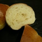 Bread Kobayashi - バターロール(全粒粉入)02