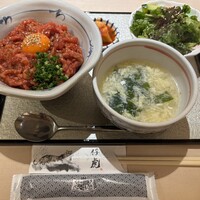 牛刺しと焼肉 仔虎 クリスロード店 - 