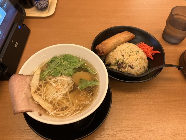 近江熟成醤油ラーメン 十二分屋 上本町YUFURA店 - 大阪上本町/ラーメン