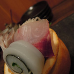 魚菜 由良 - 向付　ズームアップ