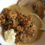 麺や マルショウ - 鶏白湯・塩-台湾焼飯ダイブ-2回目のニンニク投下(2014/4)