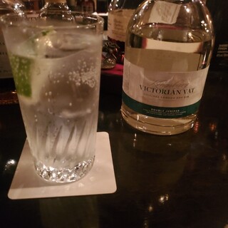 バー&レストラン クエルクス_0