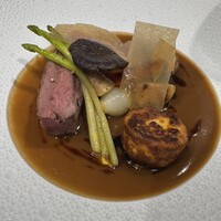 ソンブルイユ TOKYO - メイン　セップ茸のクーリが濃厚。椎茸やキタアカリ、小玉ねぎ、アスパラソバージュが添えられます。