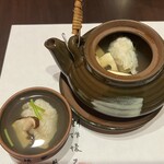 やす多” - 松茸と鱧の土瓶蒸し