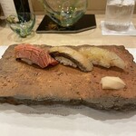 蕎麦割烹  倉田 - 握り3貫 鮃昆布締め 鰆 マグロトロ