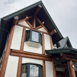 ビィーンズファーム - ログハウス風の建物