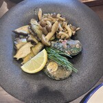 Revo - 鮑とキノコのバター焼