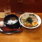 とんこつらーめん ひかり - 2014年4月1日つけらー麺750円