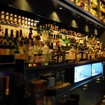 Ar - ズラリと縦に並ぶ豊富なボトル