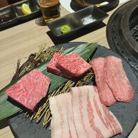 近江うし 焼肉 にくTATSU 青山本店 - 