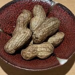 博多 御膳屋 - 塩茹で落花生