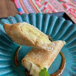 カフェモン - 中のバナナは普通のフィリピン産キャベンディッシュ。甘みがあってしっかりスイーツに仕上がっています♡