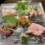 とりこ - “造り5種盛り”。全て新鮮！新鮮でなければこの一皿はあり得ません。各部位の味わいしっかり。美味い！