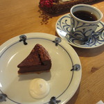 ウサギヤ - チョコレートケーキ、ブレンドコーヒー