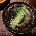 瀬里奈 - しゃぶしゃぶのスープで調理した野菜のうちの水菜です。