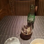 瀬里奈 - コカコーラの瓶と、コカコーラの入ったグラスです。