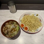 Ramen KURUMU - 肉ワンタンつけそば＋味玉