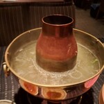 瀬里奈 - しゃぶしゃぶのスープで、野菜を調理している様子のその3です。