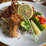 カフェ・キャラバン - チキンのドライカレー