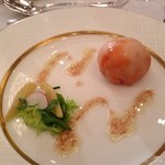 横浜ロイヤルパークホテル - ずわい蟹ホタテ貝サーモンの手まり風サラダ仕立て