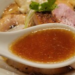 麦と麺助 - スープ