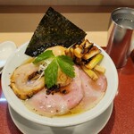 燃えよ麺助 - 黄金貝