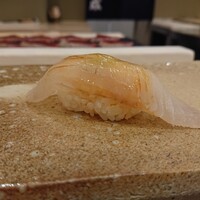 鮨 もりなり - ひらめ昆布締め