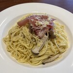 カフェ＆レストラン うふふ - 料理写真:生ハムときのこのペペロンチーノです。