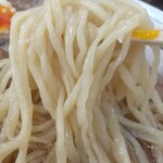 とらや分店 村田や - 自家製麺の中太縮れ麺