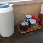 とらや分店 村田や - カウンター席上の調味料他達