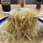 味の三平 - 麺リフト