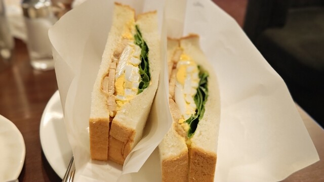 Kissa Shitsu Renoir Kabukiza Mae Ten photo 2