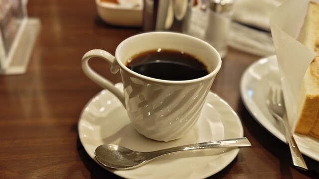 Kissa Shitsu Renoir Kabukiza Mae Ten