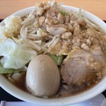 ラーメン 六太 - 『豚☆太ラーメン(小盛り)+味玉＆ニンニク』