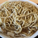ラーメン 六太 - 『豚☆太ラーメン(小盛り)+味玉＆ニンニク』の天地返し