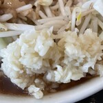 ラーメン 六太 - 『豚☆太ラーメン(小盛り)+味玉＆ニンニク』のニンニク