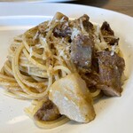 リトルネスト - 黒豚ほほ肉と里芋のラグーソース