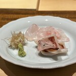 温石 - 神頭烏賊は、ほぼレアで柔らかく甘味さえ感じました。はたは、山葵だけで充分美味しい。