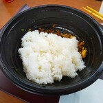 担担麺や 天秤 - 追い飯 青森県産まっしぐら
