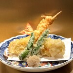 渋2鮨 - プリプリが止まらない♪特大海老天ぷら。是非、塩で★