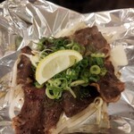 てっぱん紅白 - 牛タン塩焼きのハーフサイズ