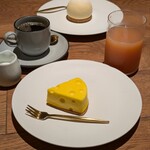 FROMA YORKYS CHEESE RESTAURANT&BAR - 