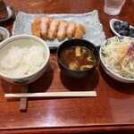 キッチン美味小家 - 純粋金華豚 熟成ロースかつ定食